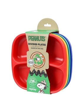 Re-Play Peanuts Beagle Scout Collection Snoopy 4-Piece Divided Plate Set